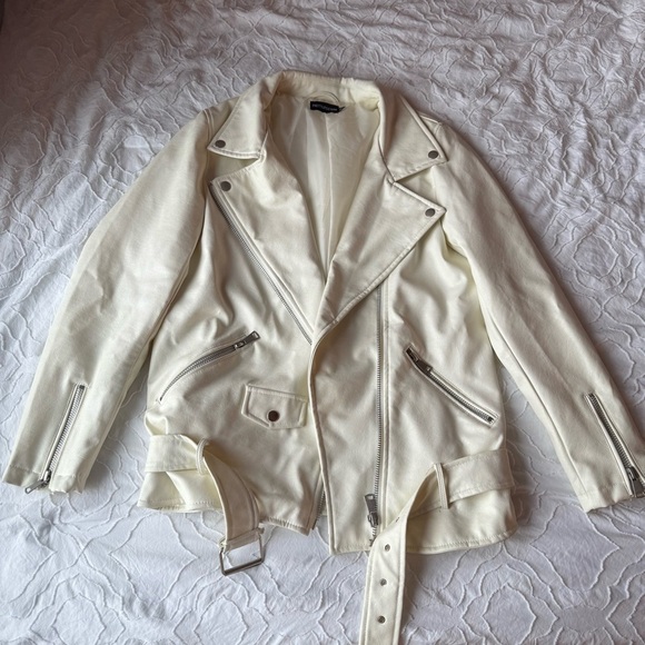 PrettyLittleThing Off White Leather Jacket Asymmetrical Zipper Silver - Picture 1 of 12